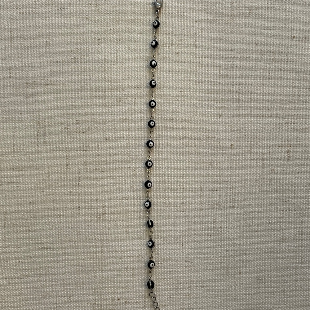 ➡️ Eyes: Black and Silver Beaded Bracelet